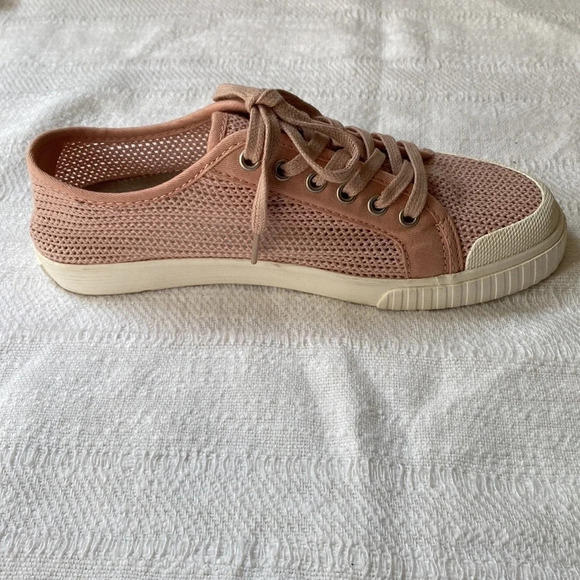•Tretorn• Mesh Sneakers, Size 37 - Picture 7 of 11